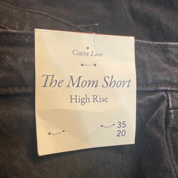 NWT ABERCROMBIE AND FITCH The Mom Short High Rise Womens Black Distress Cut Off - Picture 7 of 10